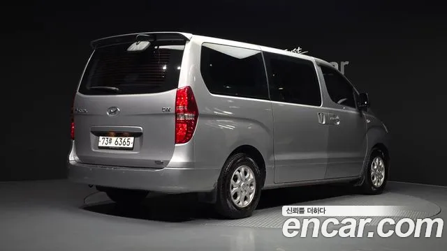 Hyundai Starex — фото 2