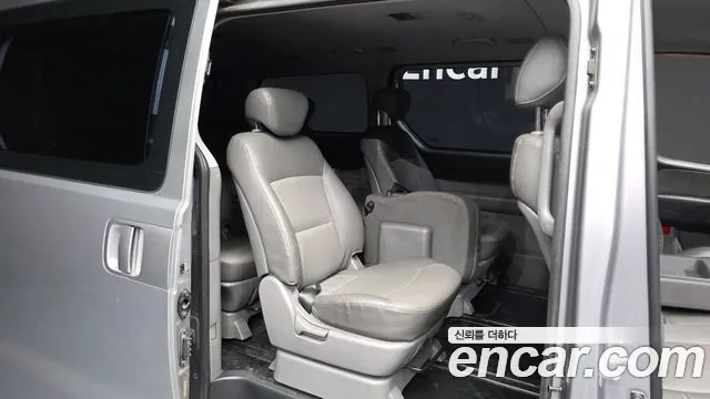 Hyundai Starex — фото 26