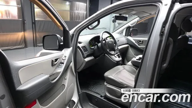 Hyundai Starex — фото 10