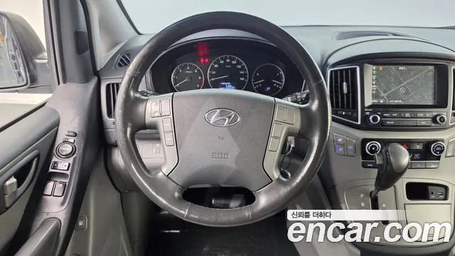 Hyundai Starex — фото 14