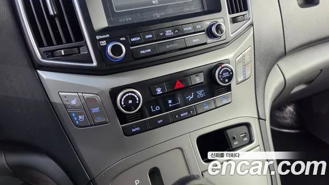 Hyundai Starex — фото 18
