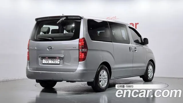 Hyundai Starex — фото 2