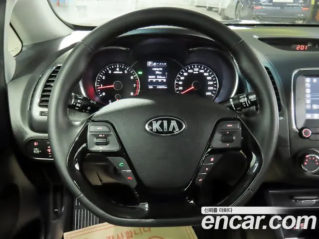 Kia K3 — фото 10