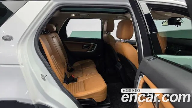 Land Rover Discovery Sport — фото 12