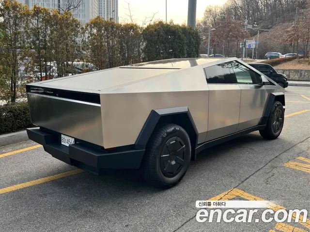 Tesla Cybertruck — фото 2