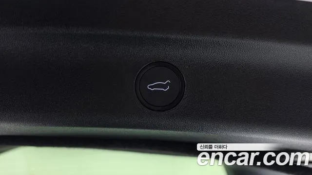 Tesla Model Y — фото 18