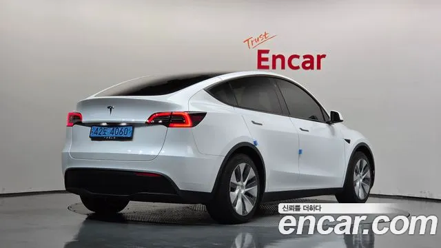 Tesla Model Y — фото 2
