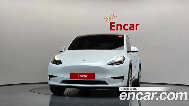 Tesla Model Y — фото 3