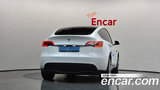 Tesla Model Y — фото 4