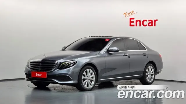 Mercedes-Benz E-Class — фото 1