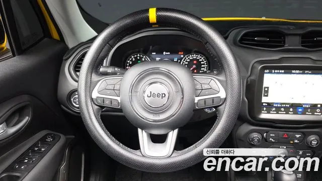 Jeep Renegade — фото 13