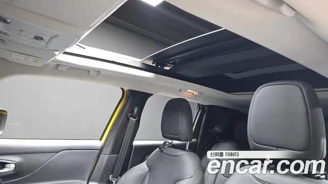Jeep Renegade — фото 18