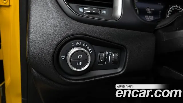 Jeep Renegade — фото 29