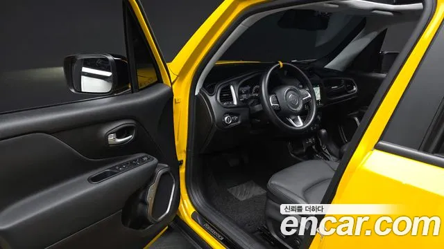 Jeep Renegade — фото 10