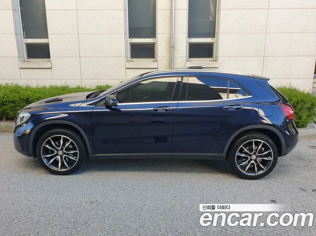 Mercedes-Benz GLA-Class — фото 17