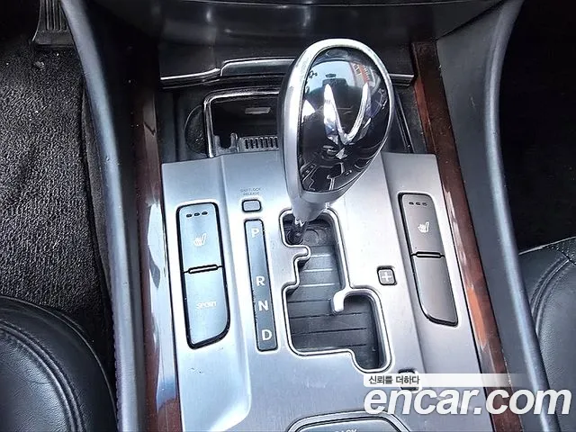 Hyundai Equus — фото 12
