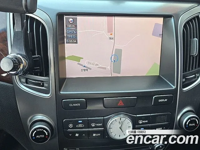 Hyundai Equus — фото 14