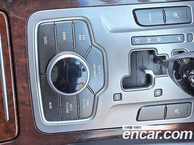 Hyundai Equus — фото 15