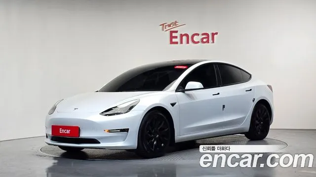 Tesla Model 3 — фото 1