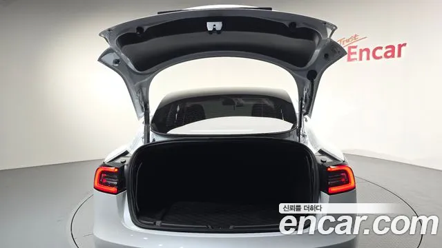 Tesla Model 3 — фото 18
