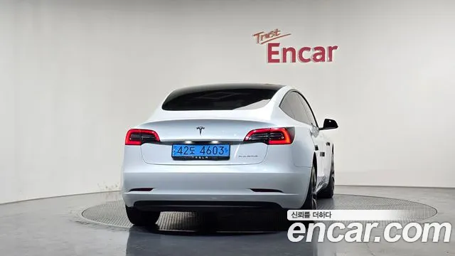 Tesla Model 3 — фото 4