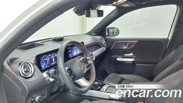 Mercedes-Benz EQB — фото 13