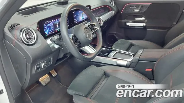 Mercedes-Benz EQB — фото 14