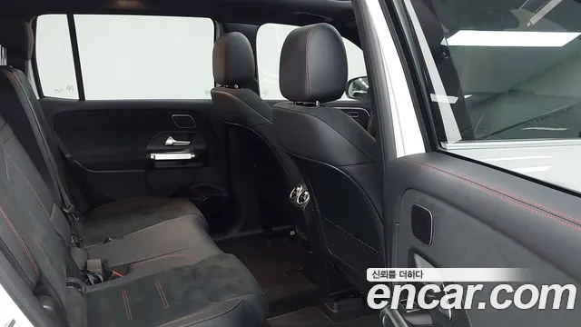 Mercedes-Benz EQB — фото 10