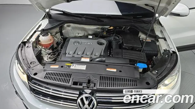 Volkswagen Tiguan — фото 6