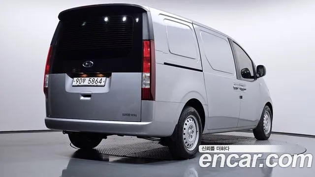 Hyundai Staria — фото 2