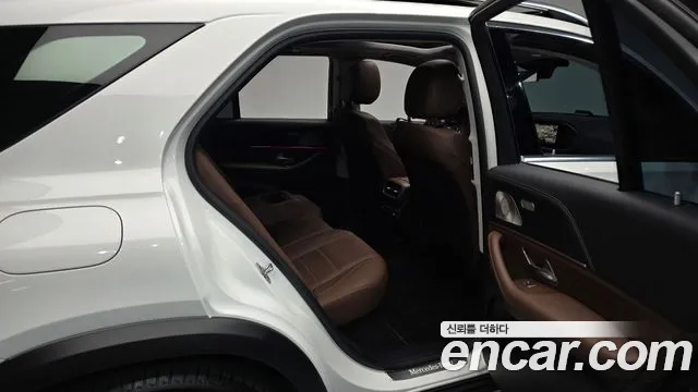 Mercedes-Benz GLE-Class — фото 11