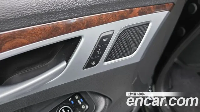 Hyundai Genesis — фото 12