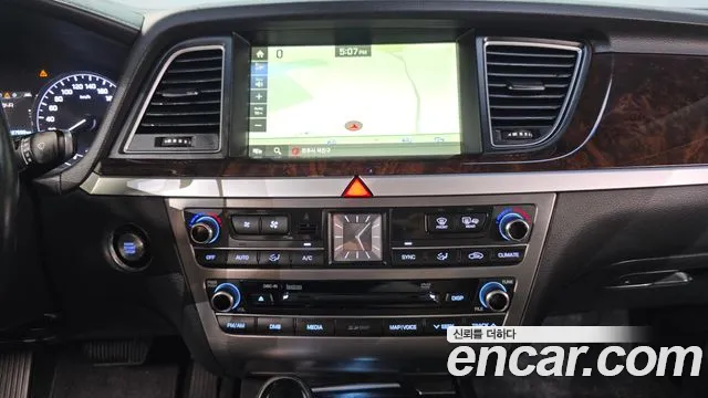 Hyundai Genesis — фото 20