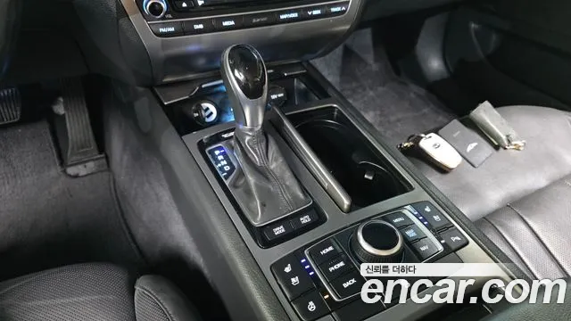 Hyundai Genesis — фото 9