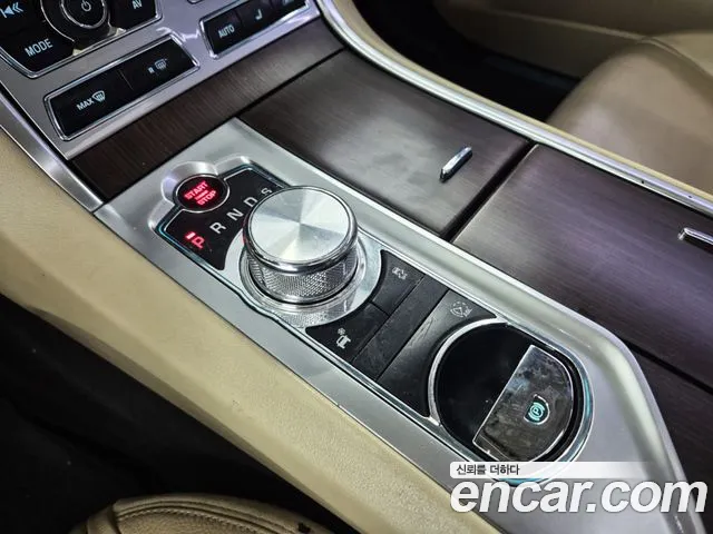 Jaguar XF — фото 16