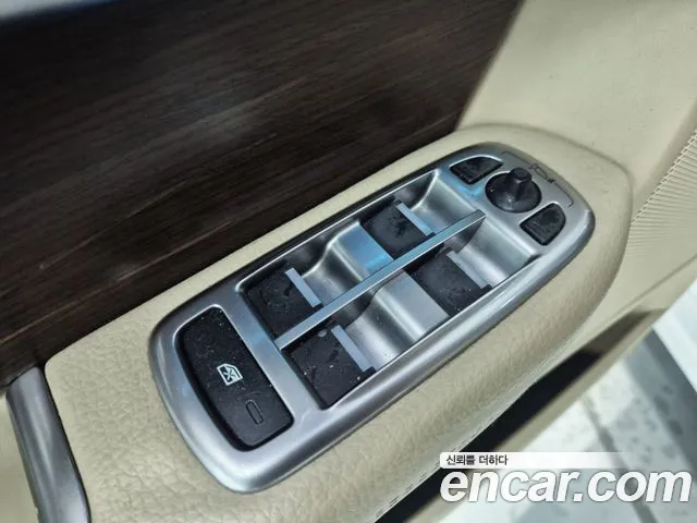 Jaguar XF — фото 19