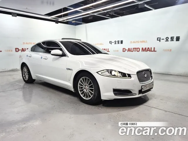 Jaguar XF — фото 5