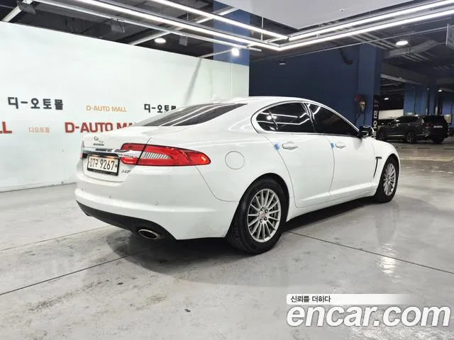 Jaguar XF — фото 7