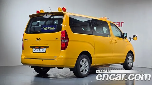 Hyundai Starex — фото 2