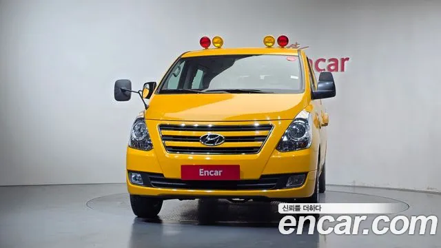 Hyundai Starex — фото 3