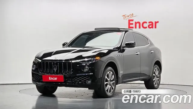 Maserati Levante — фото 1