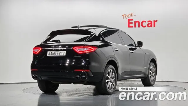 Maserati Levante — фото 2