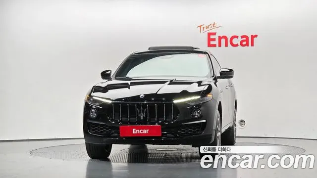 Maserati Levante — фото 3