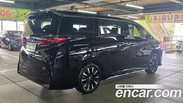 Toyota Alphard — фото 4