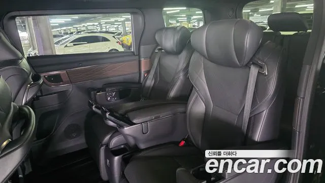Toyota Alphard — фото 6