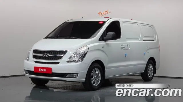 Hyundai Starex — фото 1