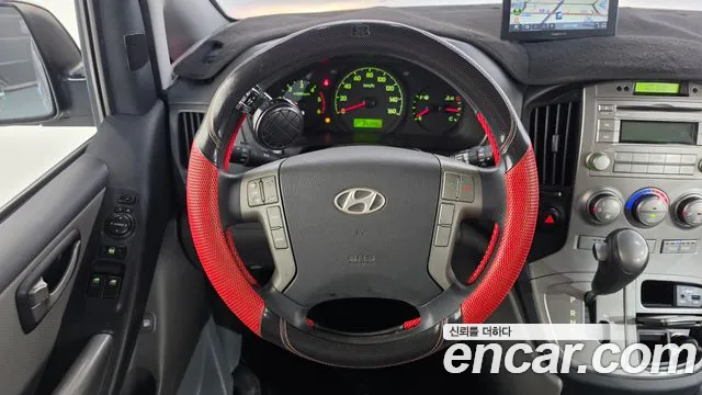Hyundai Starex — фото 14
