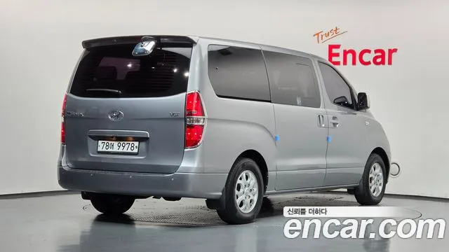 Hyundai Starex — фото 2