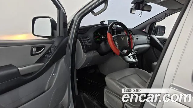 Hyundai Starex — фото 10