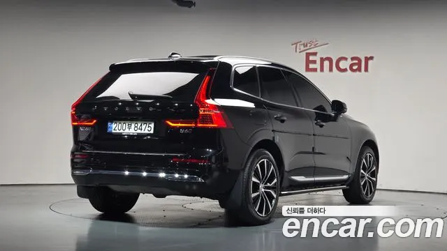 Volvo XC60 — фото 1